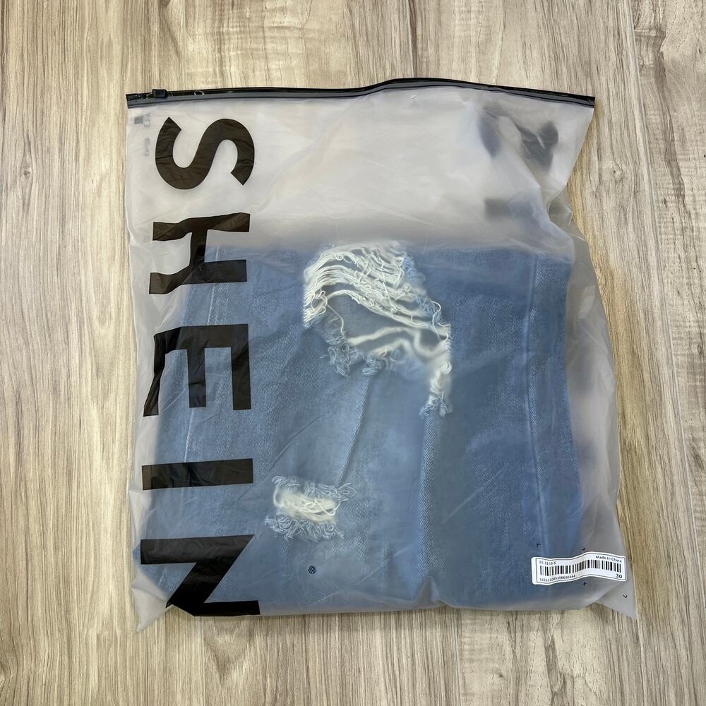Shein Women's Baggy Distressed Flared Jeans Size W30 - Picture 9 of 9